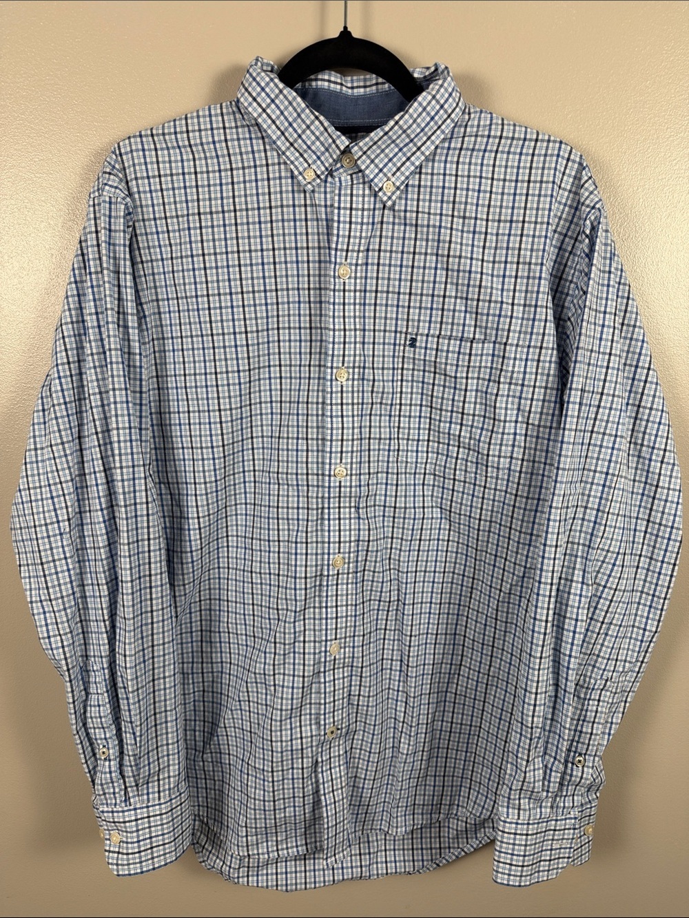 Izod Men’s Blue and White Plaid Button-Down Long Sleeve Shirt
